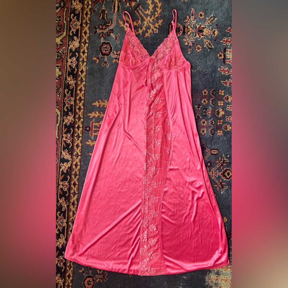 Vintage 1970s Hot Pink Lace Panel Nightgown – by Comfort Fashion - Picture 2 of 5